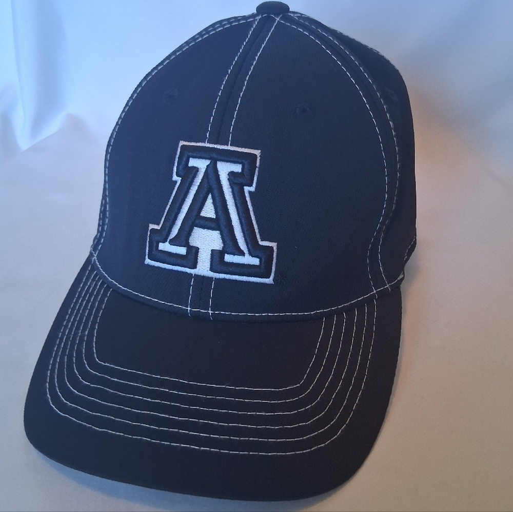 Arizona Wildcats-Top of the World- Black With White Stitching One Fit Cap